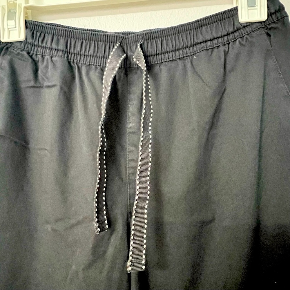 Jaanuu scrub pants. Size small. Black